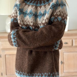 Hand-Knitted Wool Sweater – Nordic Pattern – Brown, Beige & Blue – Unisex Size L/XL